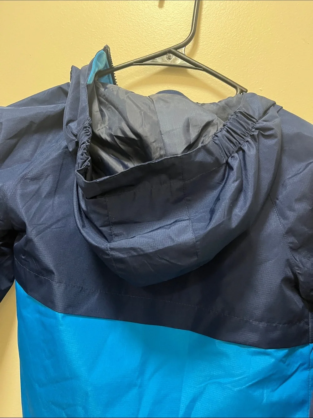 Eddie Bauer Navy and Bright Blue Kids Hooded Windbreaker Size 5/6 Years